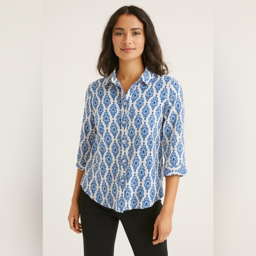 Chico’s Blue & White Printed Button-Down Blouse Size 0